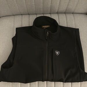 MENS Ariat softshell vest IN IMMACULATE CONDITION!!